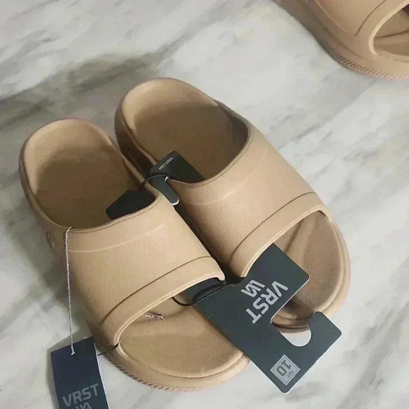 VRST MENS MOLDED RECOVERY SLIDES TAN BROWN SIZE 9 AND 10S  NWT - Picture 2 of 8